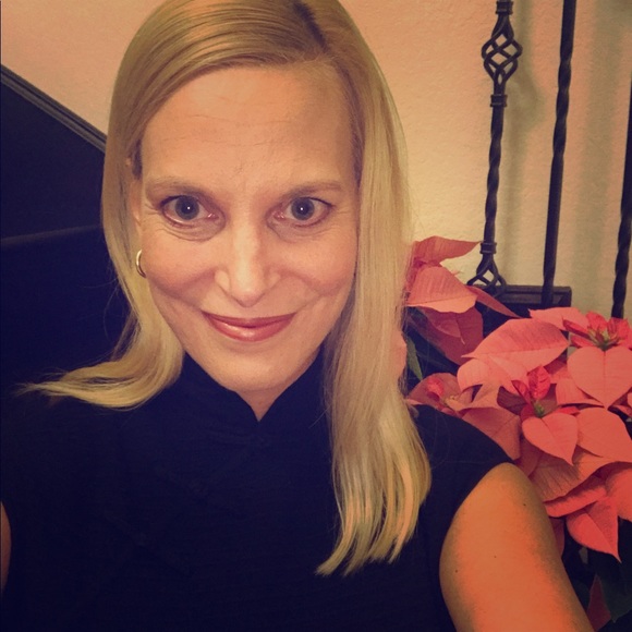 Meet Your Posh Ambassador...Shelly - Picture 1 of 4